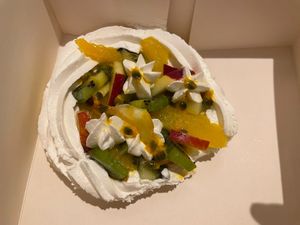 Pavlova  at Jo and Nana Cakes in Paris