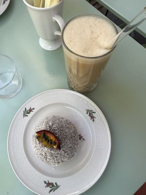   at Jo and Nana Cakes in Paris