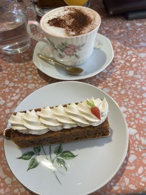   at Jo and Nana Cakes in Paris