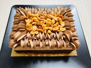 Snickers Cake   at Jo and Nana Cakes in Paris