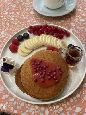 fruit pancakes   at Jo and Nana Cakes in Paris