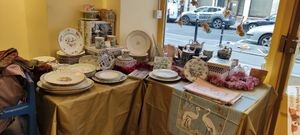 porcelain for selling at Jo and Nana Cakes in Paris