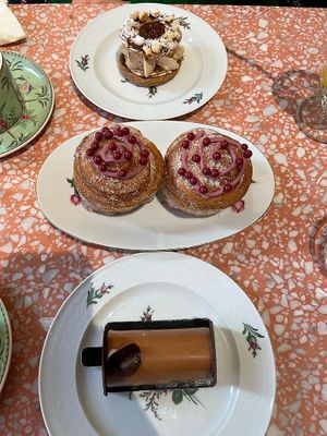Daily cruffins, xmas cake and Paris Brest  at Jo and Nana Cakes in Paris