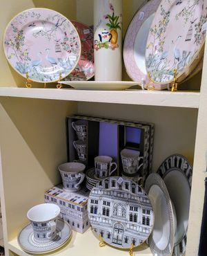 Tableware for sale at Jo and Nana Cakes in Paris