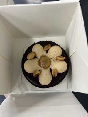 Tarte au chocolat SG version snickers (incroyable!!)  at Jo and Nana Cakes in Paris