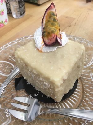 "The cube" at Jo and Nana Cakes in Paris