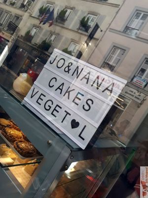 Facade at Jo and Nana Cakes in Paris