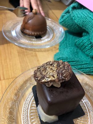 Cube of pear and chocolate at Jo and Nana Cakes in Paris