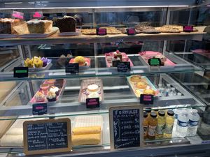 Display case  at Jo and Nana Cakes in Paris