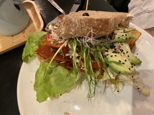 Vegan BLTA Sandwich with vegan bacon at Kek in Delft