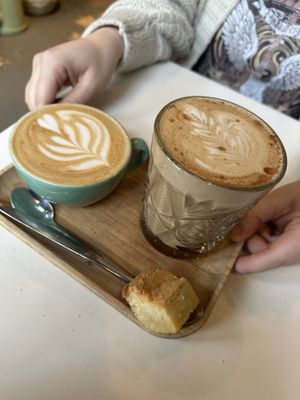 Cappuccino & Chai Latte  at Kek in Delft