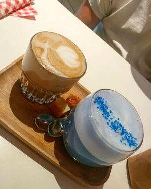 Mermaid Marcha and Soy Latte at Kek in Delft