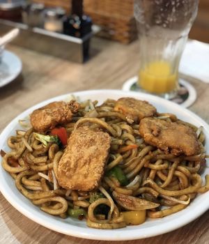 Fried noodles   at White Lotus in Darmstadt