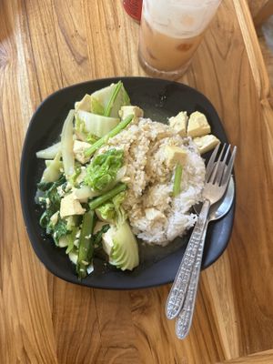 Tofu curry with rice  at Phonheuang Cafe in Luang Prabang
