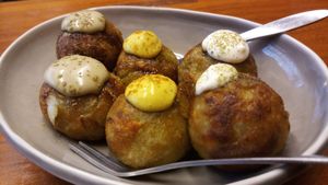 Oolong, curry and original flavours at Bǎo Gū Shāo 寶菇燒 - Mushyaki in Taipei