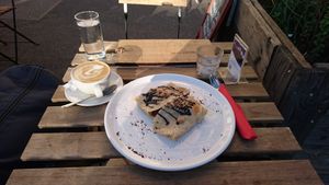 Schoko-banane crêpes with cappuccino at Griesplatz at Griesou in Graz