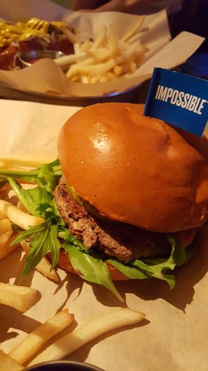 burger at Beelman's in Los Angeles