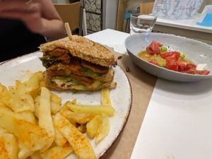 Seitan Club, Greek Me salad at Peas in Athens