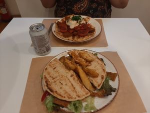 "Mountain Peak" and "Two Peas in a Pod" at Peas in Athens