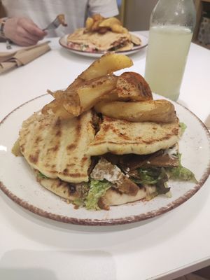 Skapasti at Peas in Athens