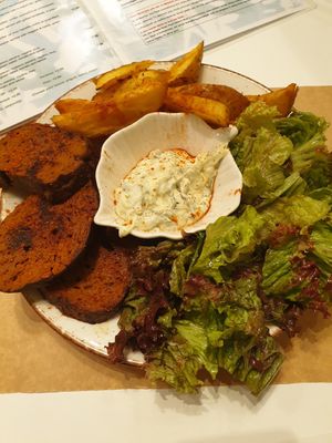 Epic steak, yoghurt sauce in abundance at Peas in Athens