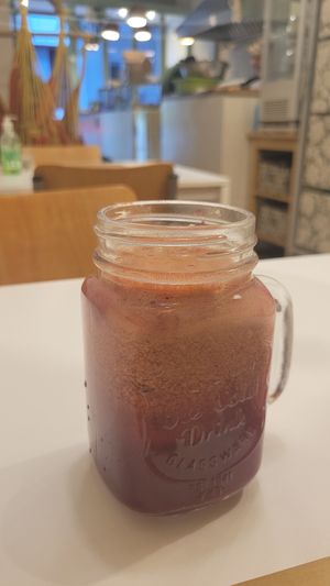 Detox smoothie - yummie. at Peas in Athens