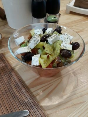 ensalada griega at Peas in Athens