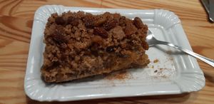 Raw apple pie at Peas in Athens