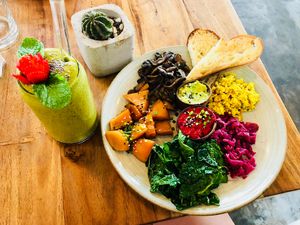 Vegan Breakie + Not So Green at The Loft in Canggu