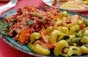 Salads of the day:
Barley & roast veg + pesto pasta at Nature Cafe/Bar in Frankston