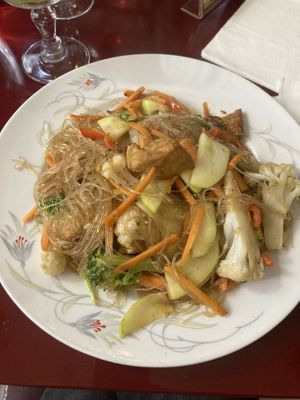 J’ai choisi les légumes, les nouilles, et le tofu pour mon wok   at Restaurant Pékin in Nice