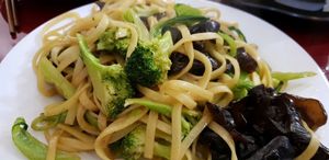 your choice veggies fried noodles at Restaurant Pékin in Nice