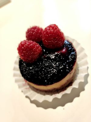 Mini Vegan CheeseFake at Nabucco Obrador Vegetaria in Barcelona