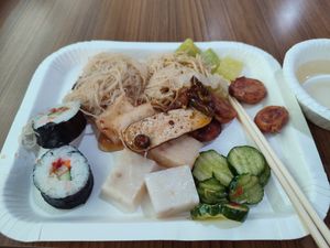  at Qi Lin Su Shi Guan in Taipei