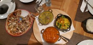 Paneer, chana massala, pizza, veg curry at VEG in Poprad