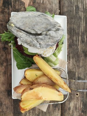 Deluxe burger and chips at Fruibies in Kuranda