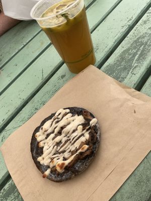 Mini vegan pizza at Fruibies in Kuranda