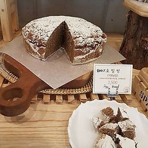 rye bread at yummyyomil in Seoul