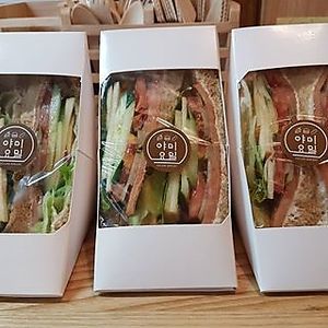 # Yami Yumil vegetarian ham apple # sandwich # Homemade pickles and homemade tartar sauce is a fantastic apple and a great deal of ~ ~ I am responsible for the morning full of fluffy and fluffy bread ~ Morning set is ready from 6 o'clock # Home service has also initiated ~ ^^ # VEGAN sandwich # non geonhaem # vegan source # non biscuits # Vegan Bakery # holding bread # vegan bakery # vegetarian lunchbox # vegetarian sandwich # healthy bread # healthy # bread # # rice bread # rice bread shop # Healthy sandwich at yummyyomil in Seoul