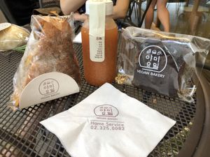 Ciabatta,juice and pound cake at yummyyomil in Seoul