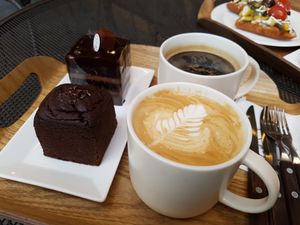 Chocolate cakes and coffee at yummyyomil in Seoul