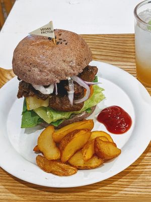 Barbeque burger at yummyyomil in Seoul