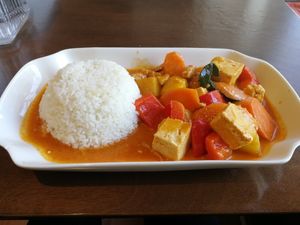 Emoji curry 🥘 dish at Emoi in Helsinki