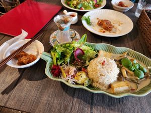 Coconut Curry at LaLa Zorba ララ・ゾルバ in Naha