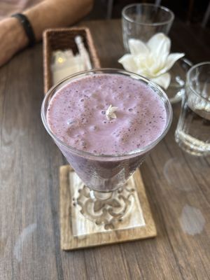 Blueberry lassi  at LaLa Zorba ララ・ゾルバ in Naha