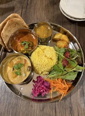 Two types of curry plate   at LaLa Zorba ララ・ゾルバ in Naha