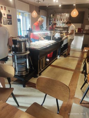  at Chimy's in Zurich