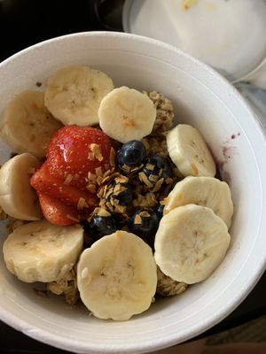 Açaí bowl - 2nd breakfast at Island Vintage Coffee in Honolulu