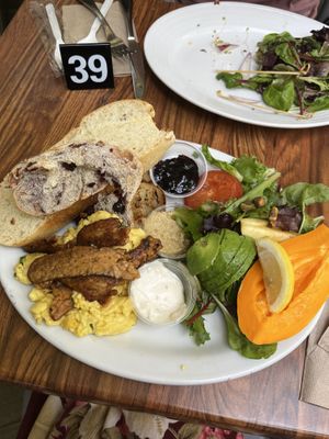 Vegan egg scramble 💚  at Island Vintage Coffee in Honolulu