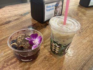 Moana bowl and lavender lattee  at Island Vintage Coffee in Honolulu